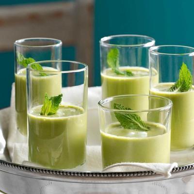 à base de: shooters à la soupe de pois réfrigérés