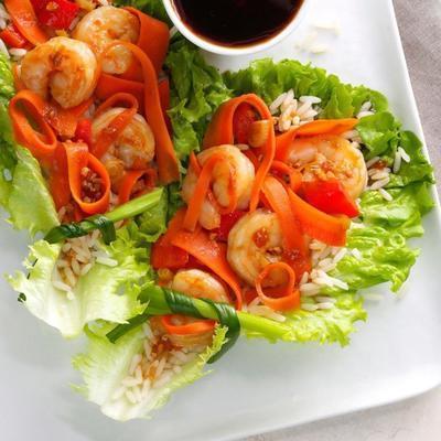 wrap de laitue aux crevettes avec trempette