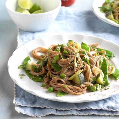 petits pois s'il vous plaît nouilles asiatiques