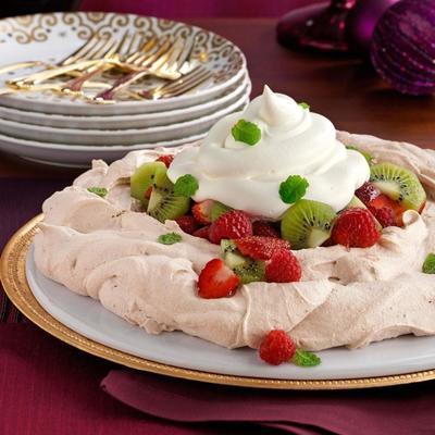 pavlova au chocolat avec crème fouettée au grand marnier