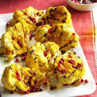 steak de chou-fleur, purée de chou-fleur et avocat