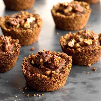 mini tartes à la tarte à la citrouille avec croûte à l'érable