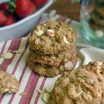 biscuits à l'avoine à la fraise et à la cannelle