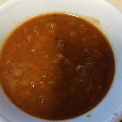 soupe épicée aux tomates et aux lentilles