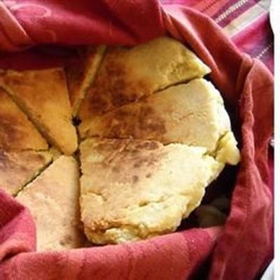 pain berbère algérien avec sauce au poivre rôti
