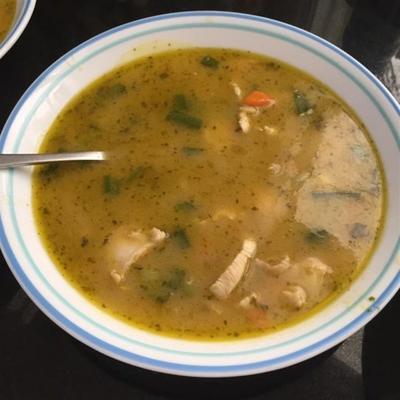 soupe épicée au poulet et au curry