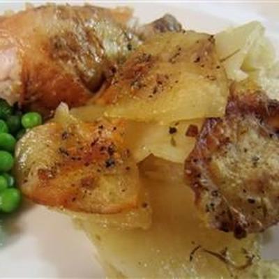 gratin de pommes de terre au bouillon de poulet, ail et thym