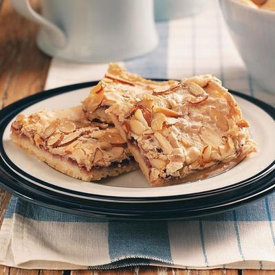 barres suédoises aux framboises et aux amandes