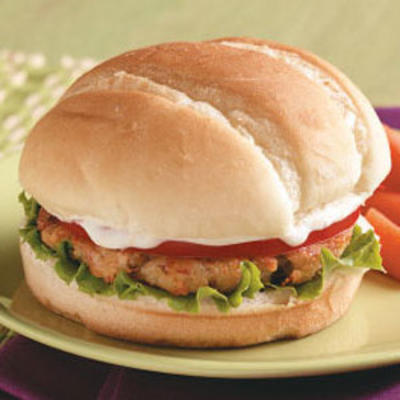 gâteaux de crabe à la sauce au raifort