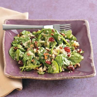 salade de quinoa aux épinards et baies