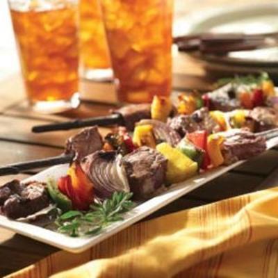 brochettes de boeuf et légumes grillés