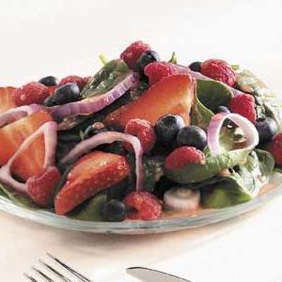 salade d'épinards aux trois baies