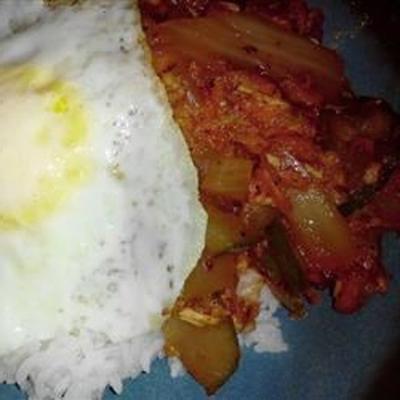 chompchae deopbap (thon et riz épicés coréens)