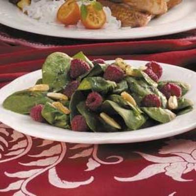 salade d'épinards aux framboises
