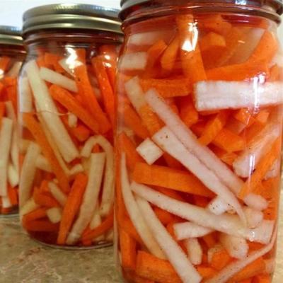 radis et carotte de daikon marinés