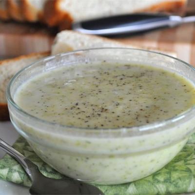 soupe de crème de brocoli à saveur faible en gras