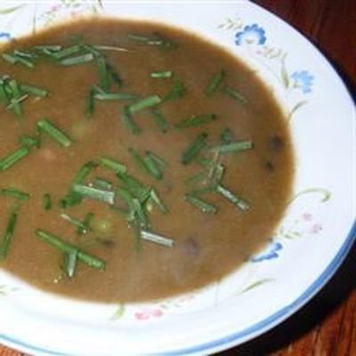 soupe végétalienne aux haricots noirs et blancs