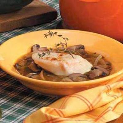 soupe à l'oignon caramélisé et aux champignons portobello avec