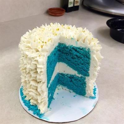 gâteau en daim bleu