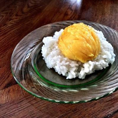 riz gluant sucré à la mangue