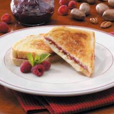 fromage grillé à la framboise