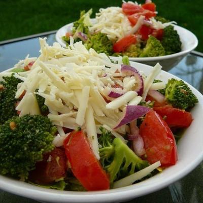 salade de brocoli avec vinaigrette à la margarita