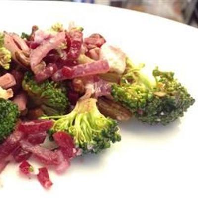 salade de brocoli à la vinaigrette à la framboise