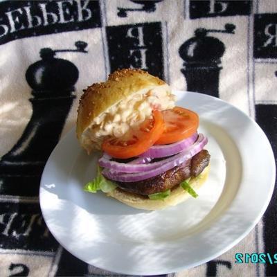 hamburgers aux champignons portabella avec mayonnaise au poivron rouge