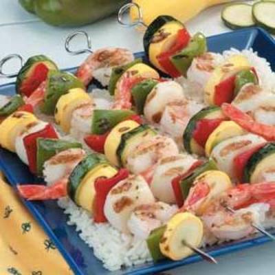 brochettes de fruits de mer aux herbes