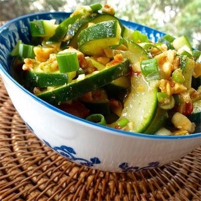salade asiatique de concombre et cacahuètes