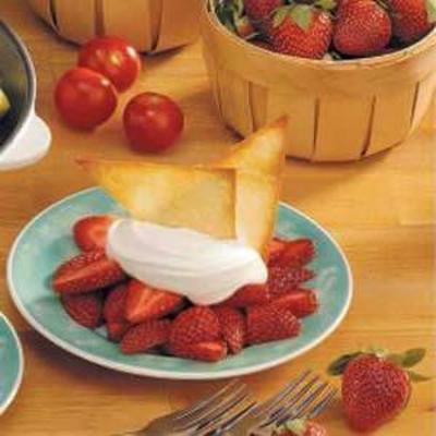 fraises avec wontons croustillants
