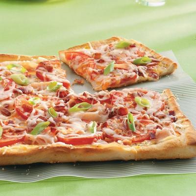 pizza tomate à la dinde