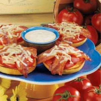 le bagel bacon-tomate fond