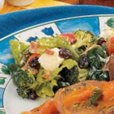 salade d'épinards aux légumes