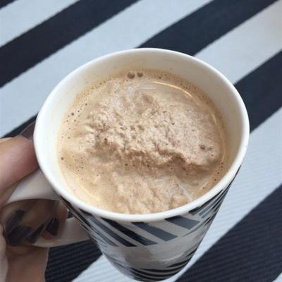 smoothie au chocolat et au beurre d'arachide