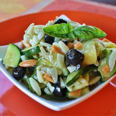 salade d'orzo et de courgette