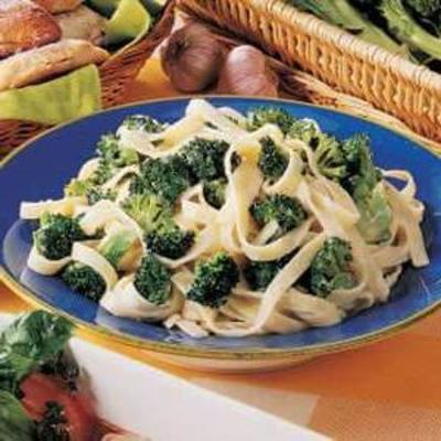 fettuccine au brocoli alfredo