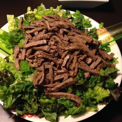 authentique salade de steak thaï