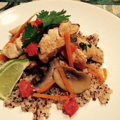 quinoa thaï au poulet et aux légumes