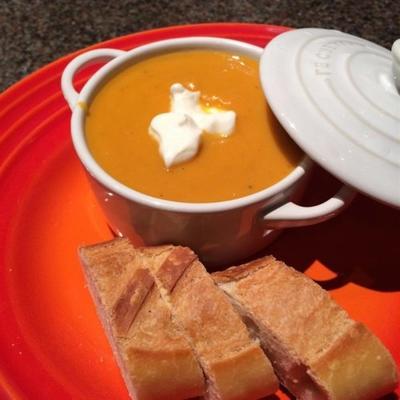 soupe aux carottes, aux patates douces et au gingembre