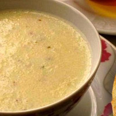 soupe de semoule marocaine au lait, aux graines d'anis et au miel