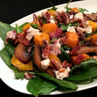 salade de roquette au bacon et à la courge musquée