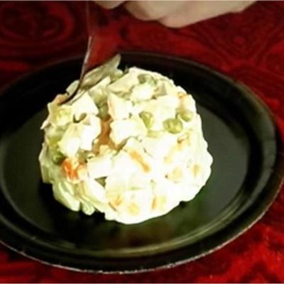 salade russe de pommes de terre et de boeuf 'olivier'