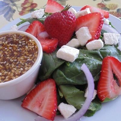 salade d'épinards et fraises au fromage feta