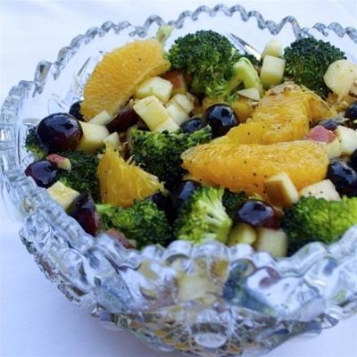 salade buffet aux fruits et brocolis