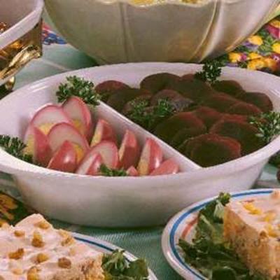 œufs et betteraves marinés