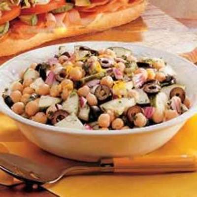 salade de concombre garbanzo