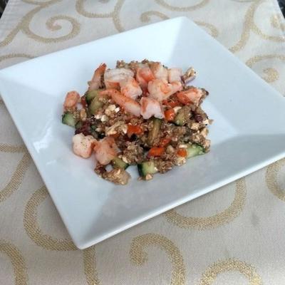 salade de quinoa méditerranéenne aux crevettes