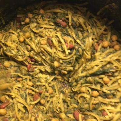 ash-e reshteh (soupe de légumineuses persanes)