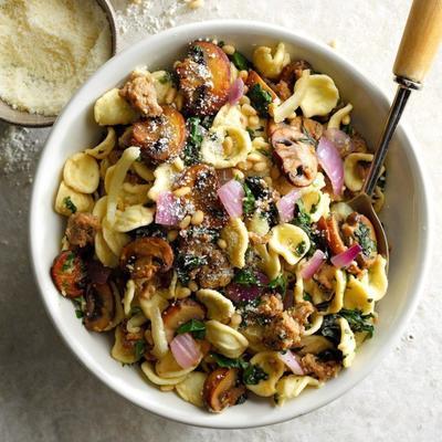 saucisse, orecchiette et pâtes de bette à carde